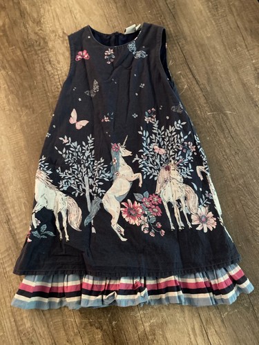 Kinder kleid getragen - -,